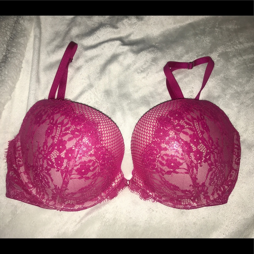 Victoria's Secret Bra!! NEW WITHOUT TAGS
